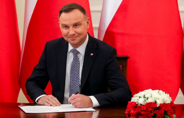 Prezydent podpisał ustawę KN